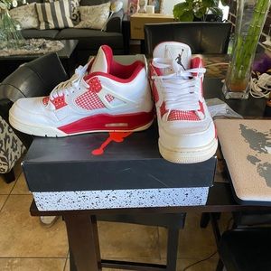 Jordan Retro 4 Alternate
